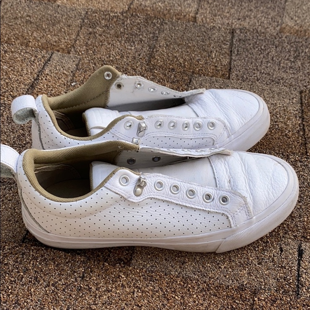 WHITE CONVERSE